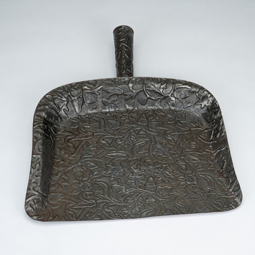 Cast iron dustpan embossed - dustpan,